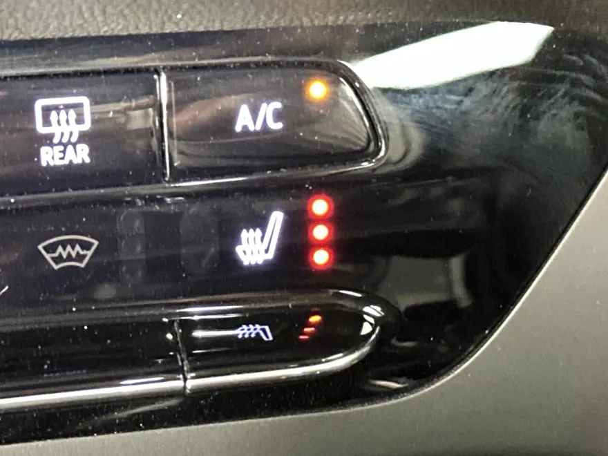 2022 Buick Envision Essence photo 1