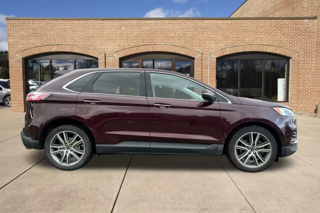 2019 Ford Edge Titanium photo 1
