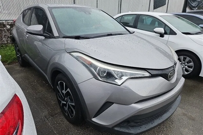 2018 Toyota C-HR XLE photo 1