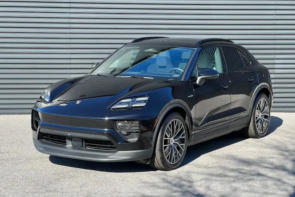 2024 Porsche Macan Electric 4 photo 1