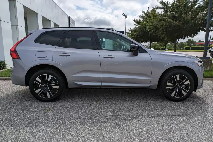 2026 Volvo XC60 B5 Core photo 1