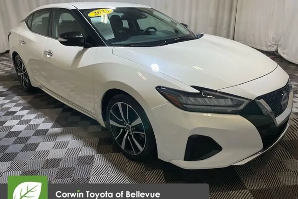 2023 Nissan Maxima SV photo 1