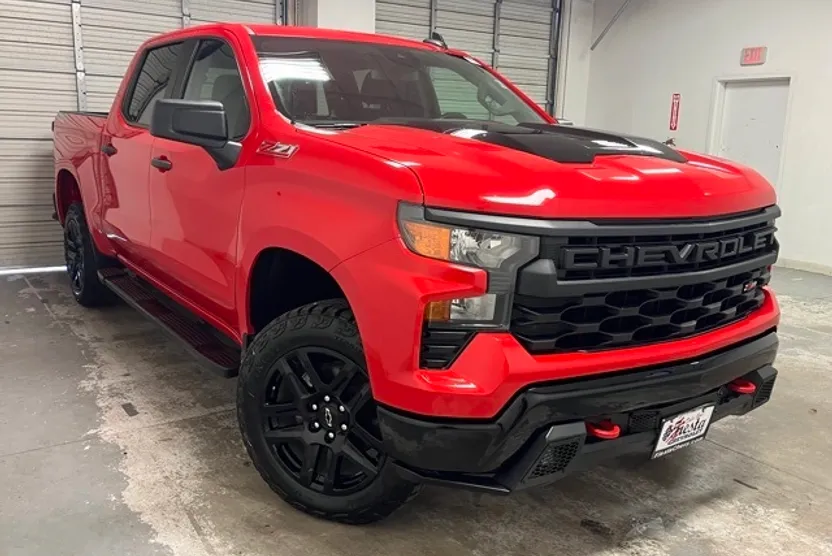 2023 Chevrolet Silverado 1500 Custom Trail Boss photo 1