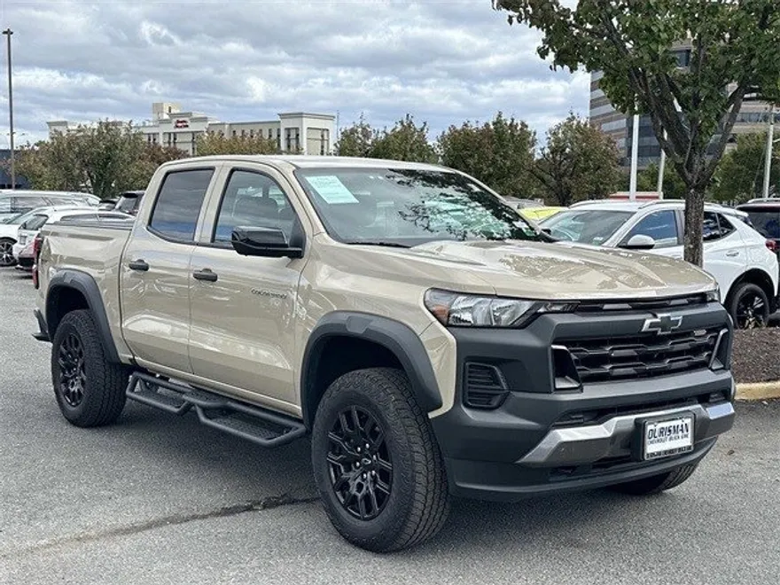 2023 Chevrolet Colorado Trail Boss photo 1