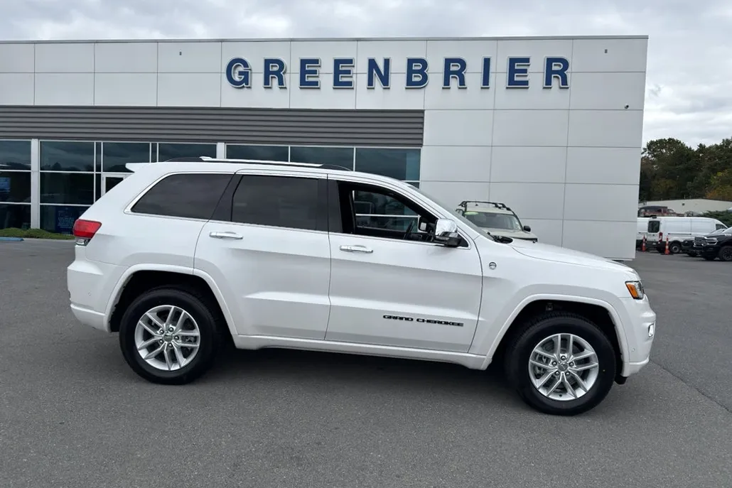 2017 Jeep Grand Cherokee Overland photo 1