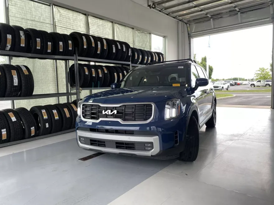 2023 Kia Telluride SX photo 1
