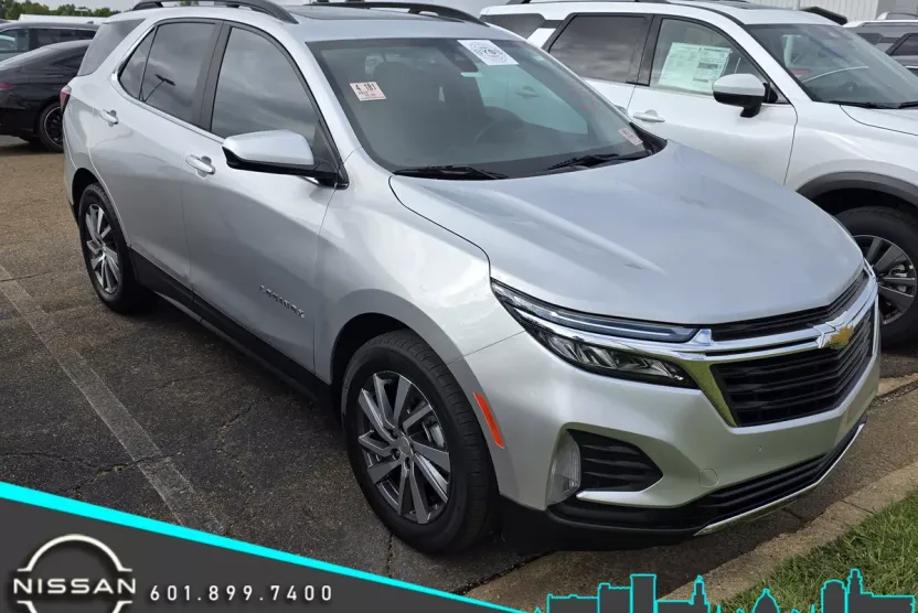 2022 Chevrolet Equinox LT photo 1