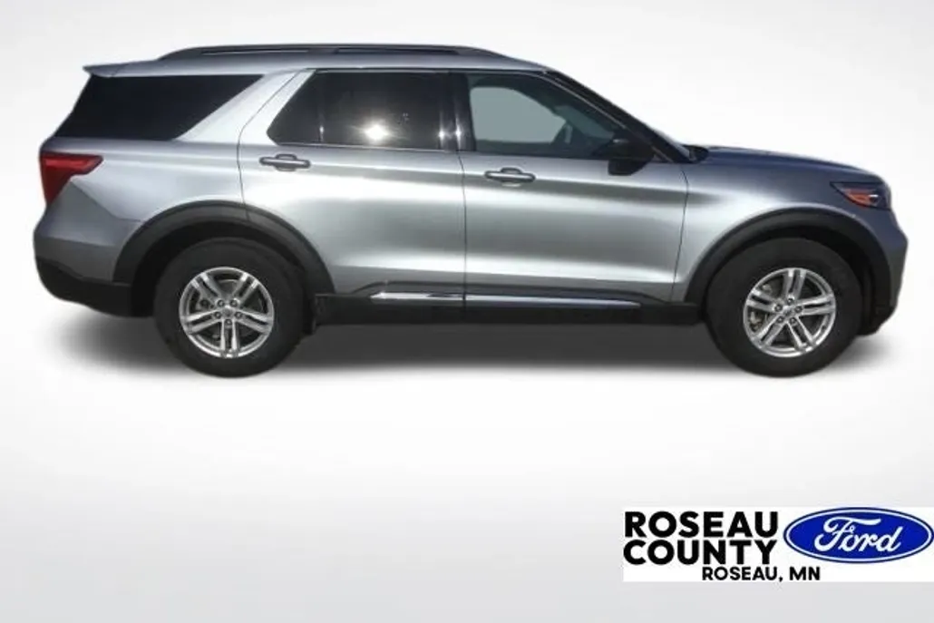 2023 Ford Explorer XLT photo 1