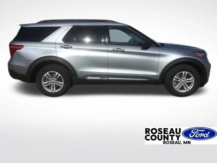 2023 Ford Explorer XLT photo 1
