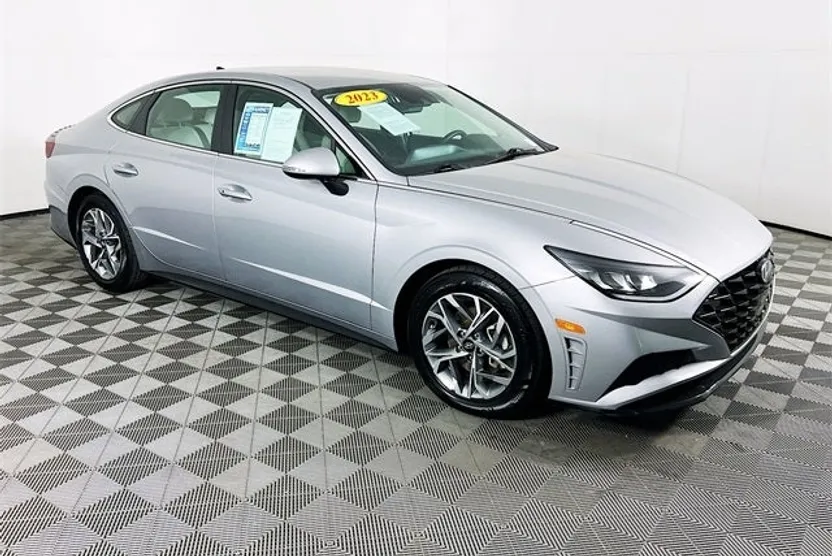 2023 Hyundai Sonata SEL photo 1