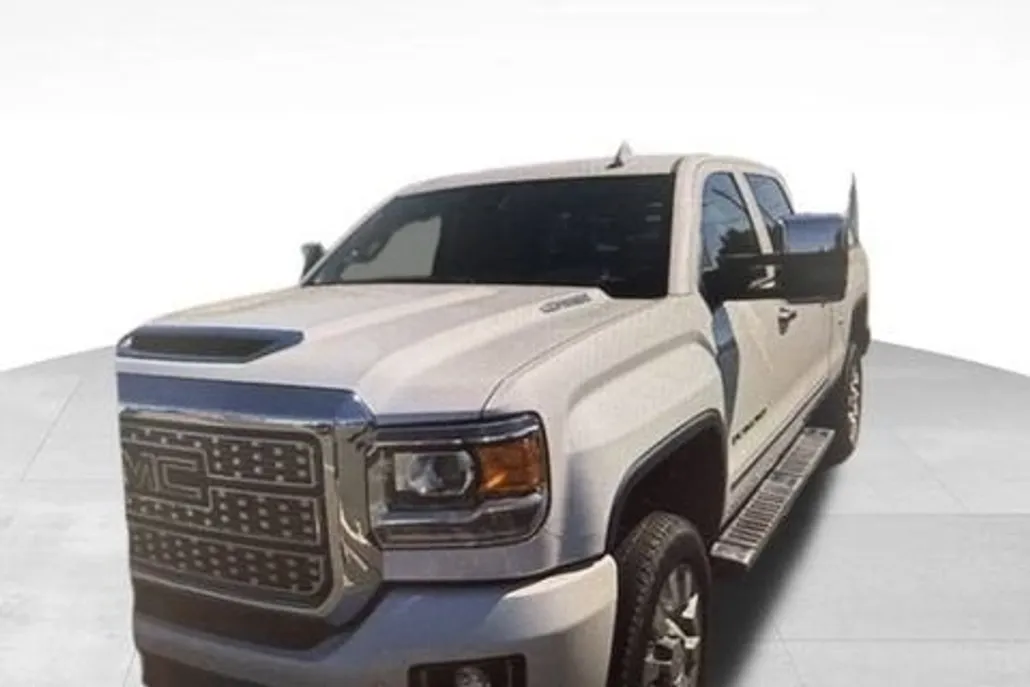 2018 Gmc Sierra 2500 HD Denali photo 1