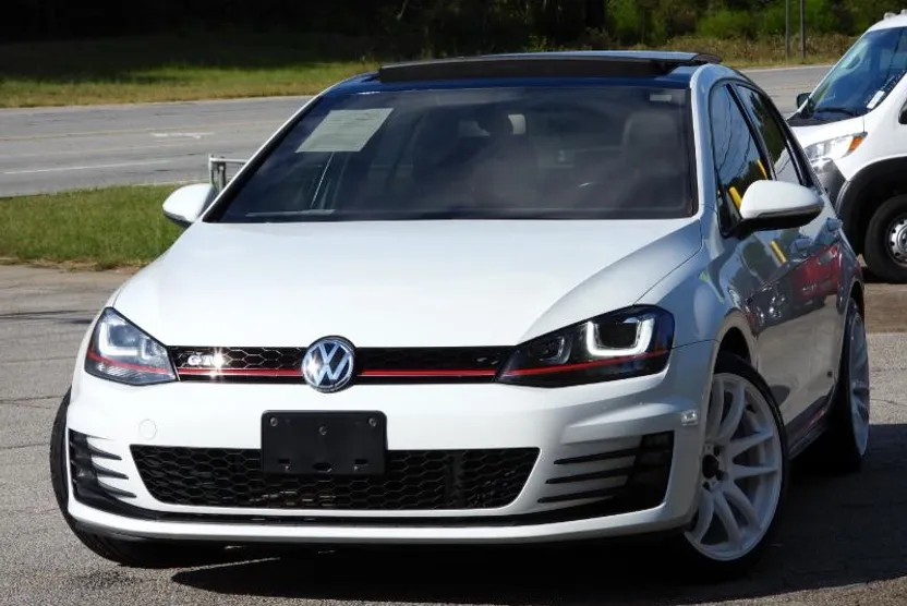 2016 Volkswagen Golf GTI SE photo 1
