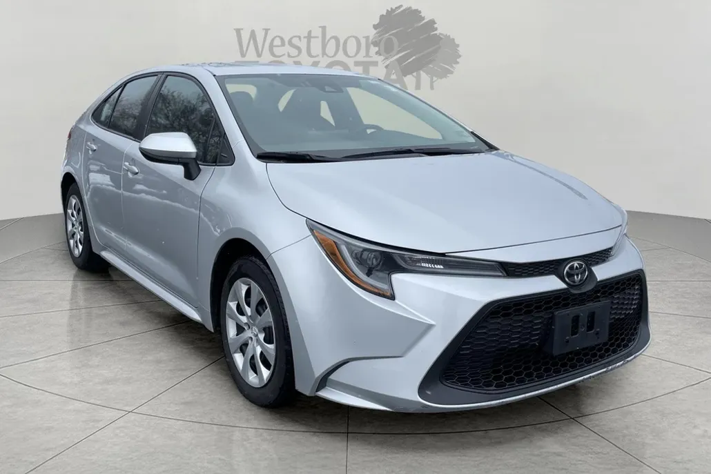 2022 Toyota Corolla LE photo 1