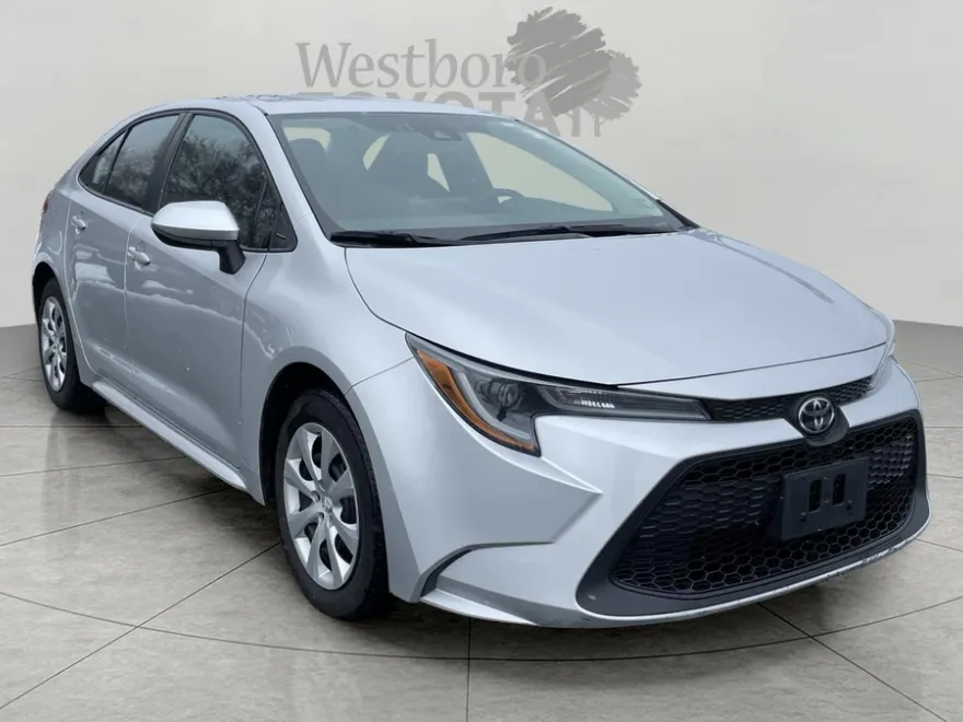 2022 Toyota Corolla LE photo 1