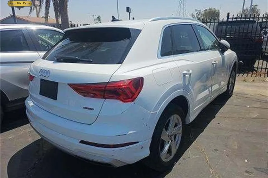 2021 Audi Q3 Premium photo 1