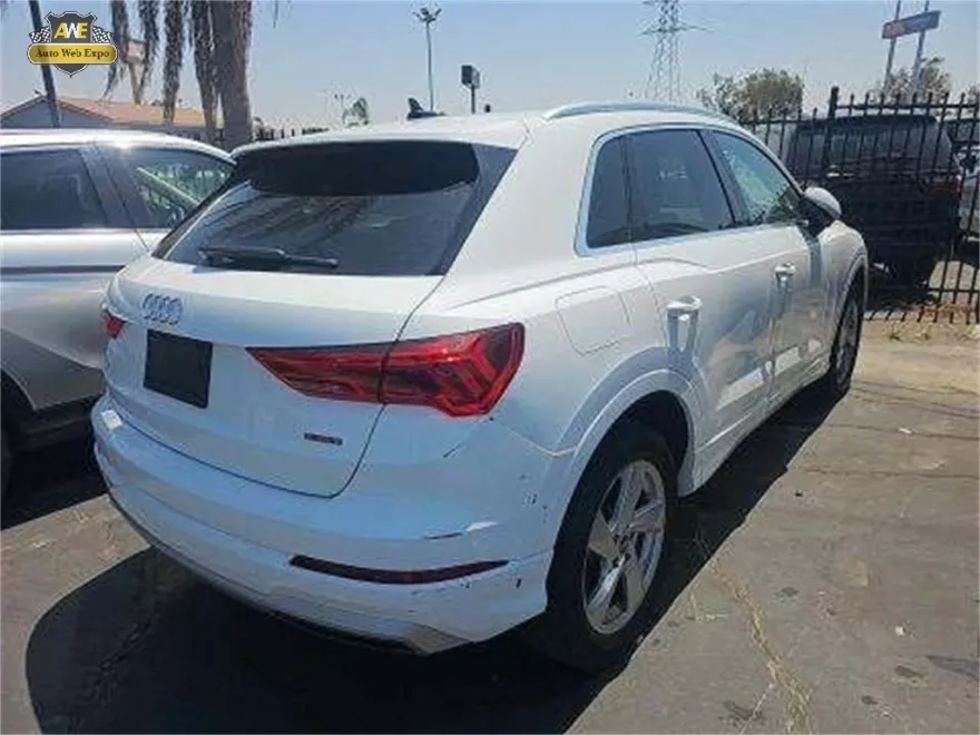 2021 Audi Q3 Premium photo 1