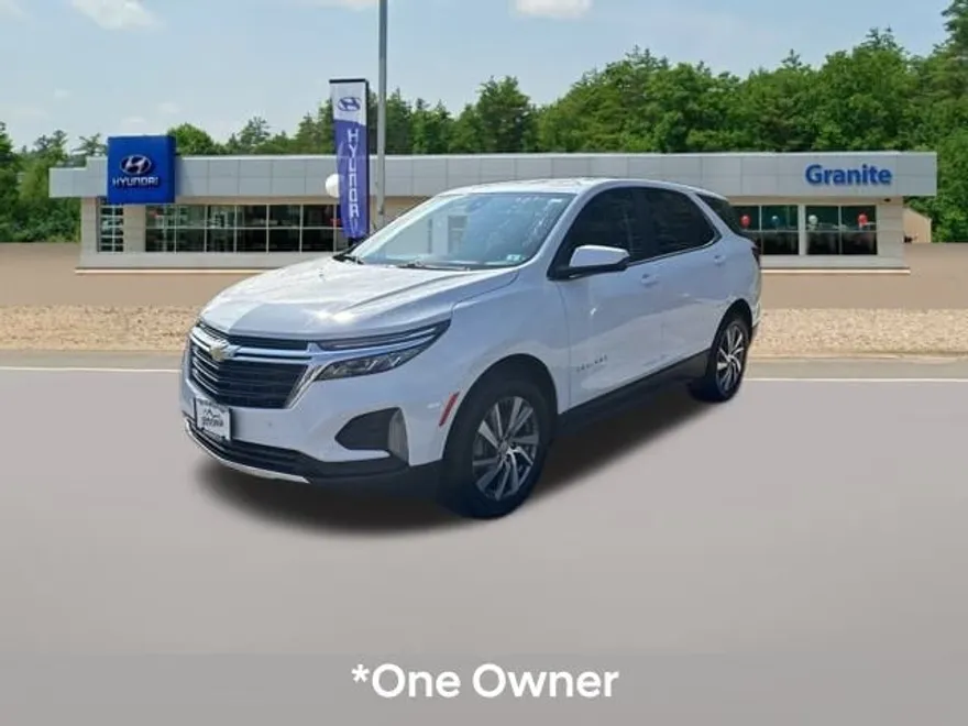 2022 Chevrolet Equinox LT photo 1