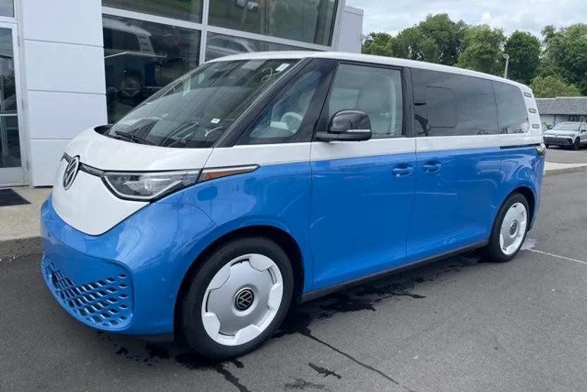 2025 Volkswagen ID. Buzz photo 1