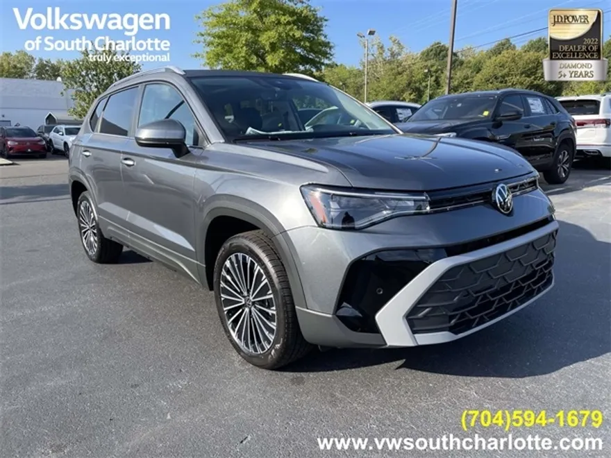 2025 Volkswagen Taos SE photo 1