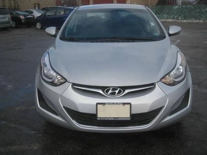 2016 Hyundai Elantra SE photo 1