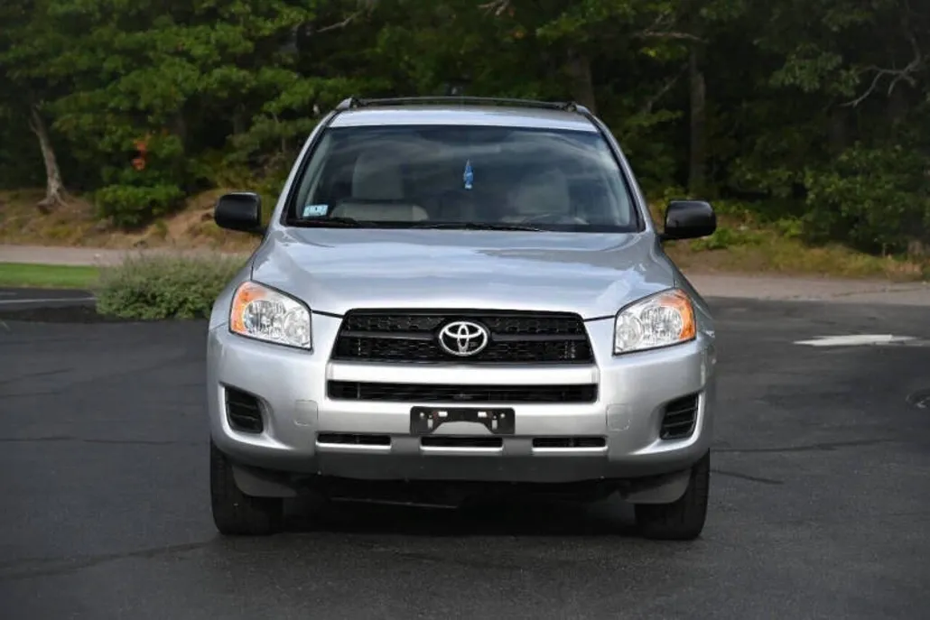 2011 Toyota RAV4 Base photo 1