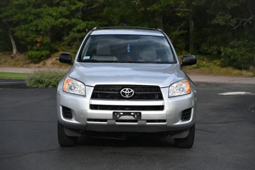 2011 Toyota RAV4 Base photo 1