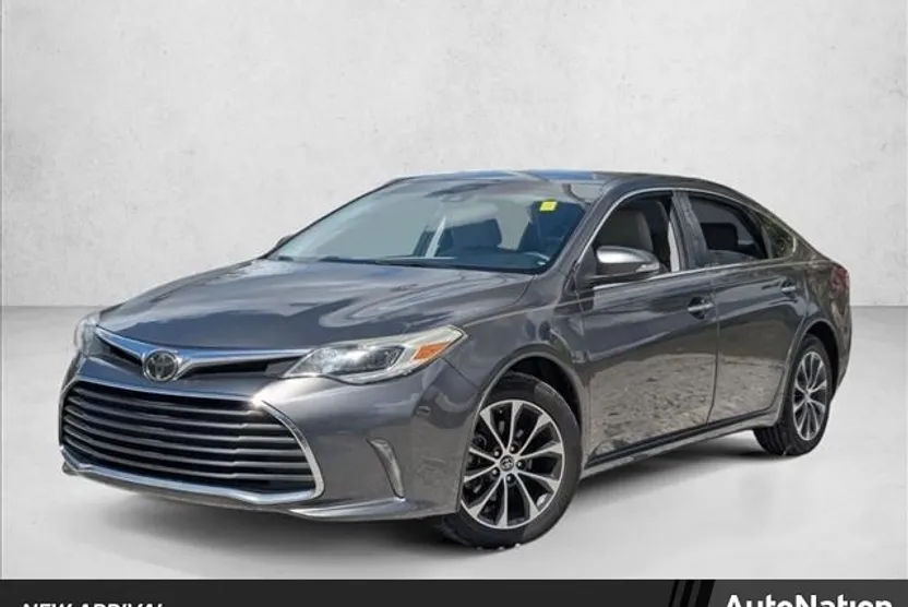 2018 Toyota Avalon XLE photo 1