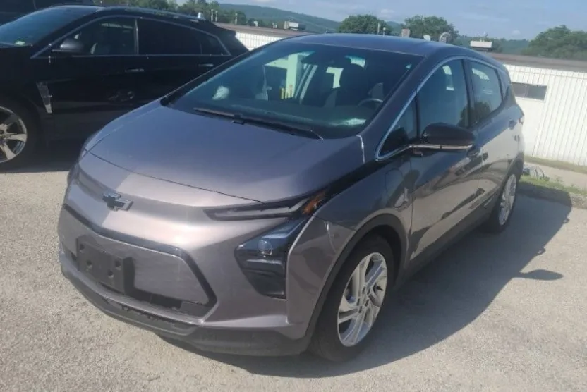 2023 Chevrolet Bolt EV 1LT photo 1