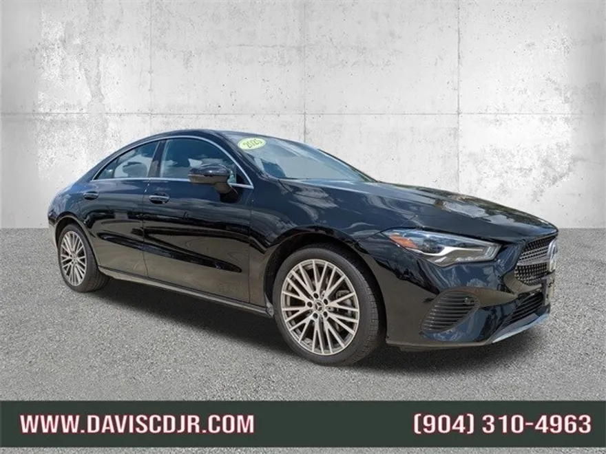 2025 Mercedes Benz CLA 250 4MATIC photo 1