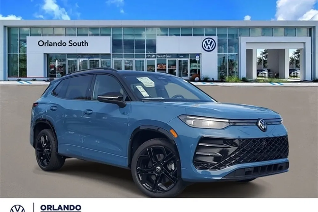 2025 Volkswagen Tiguan SE R-Line Black photo 1