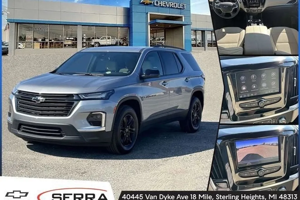 2023 Chevrolet Traverse LS photo 1