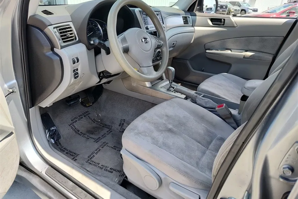 2010 Subaru Forester 2.5X photo 1