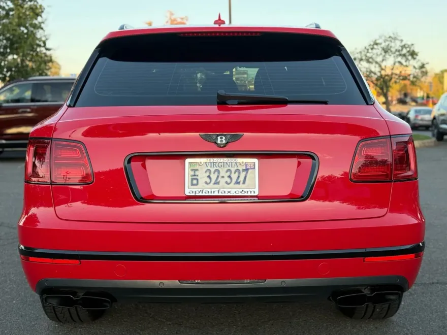 2019 Bentley Bentayga V8 photo 1