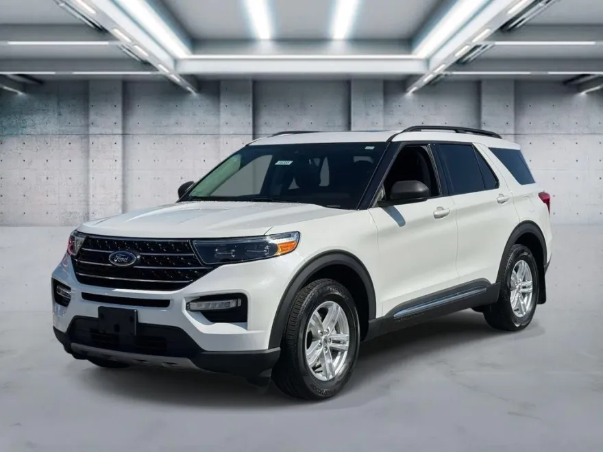 2022 Ford Explorer XLT photo 1