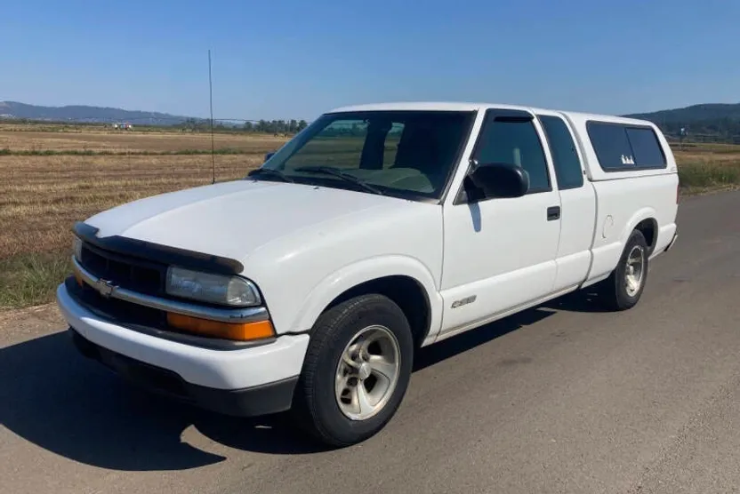 2003 Chevrolet S-10 Pickup photo 1