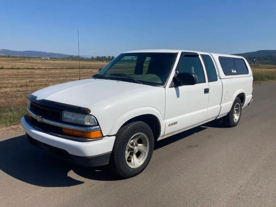 2003 Chevrolet S-10 Pickup photo 1