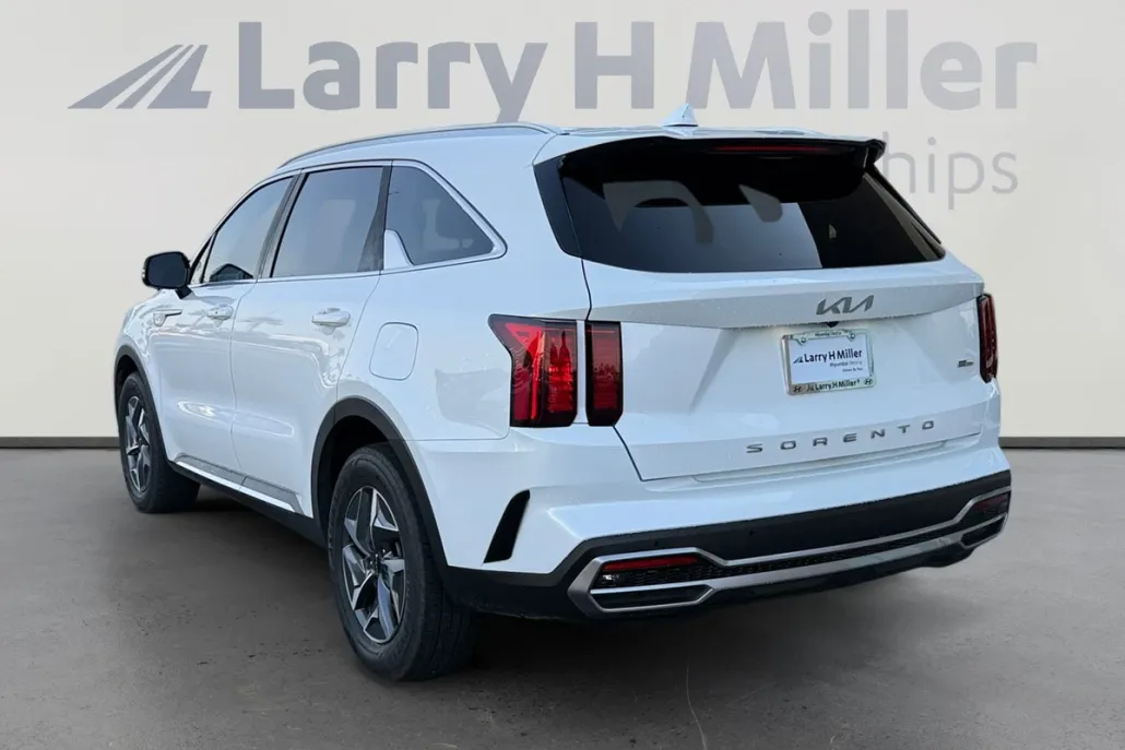 2022 Kia Sorento Hybrid EX photo 1