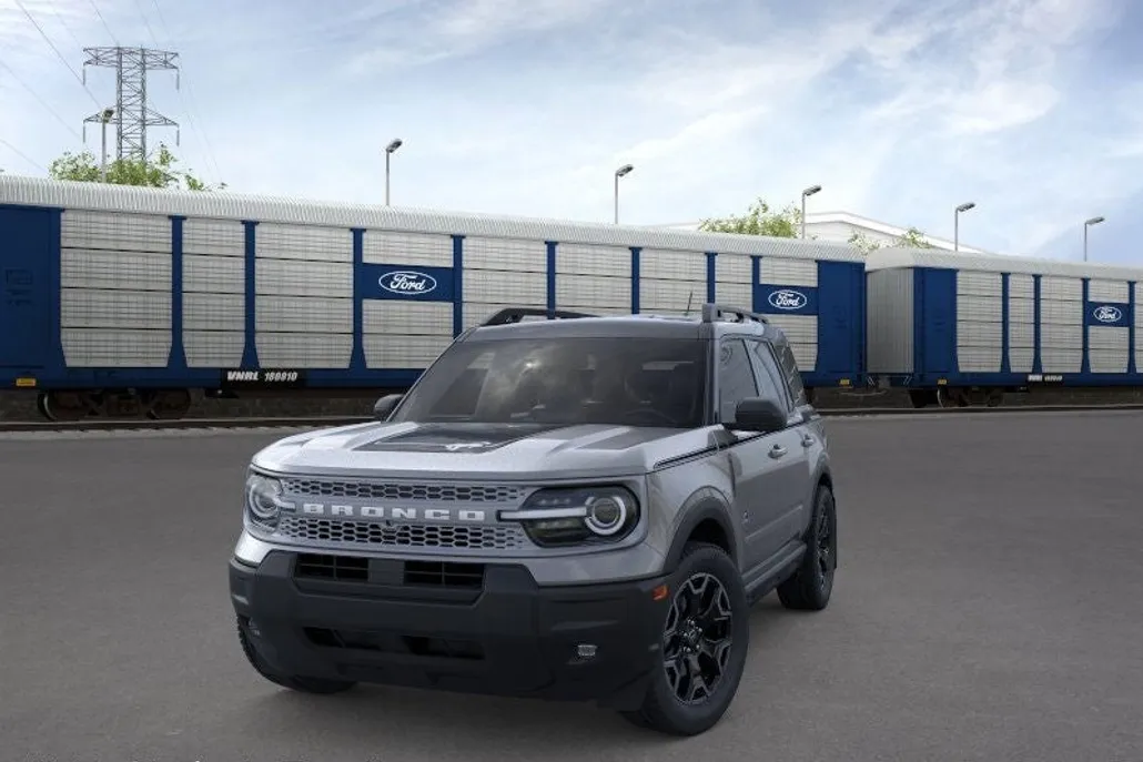 2025 Ford Bronco Sport Outer Banks photo 1
