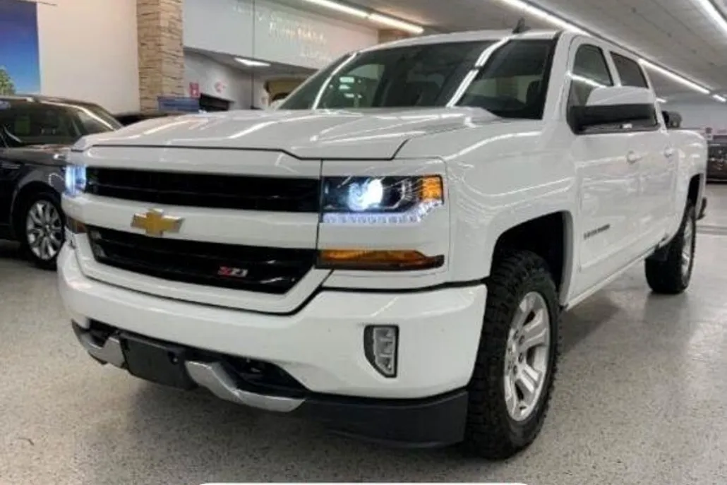 2017 Chevrolet Silverado 1500 LT Z71 photo 1