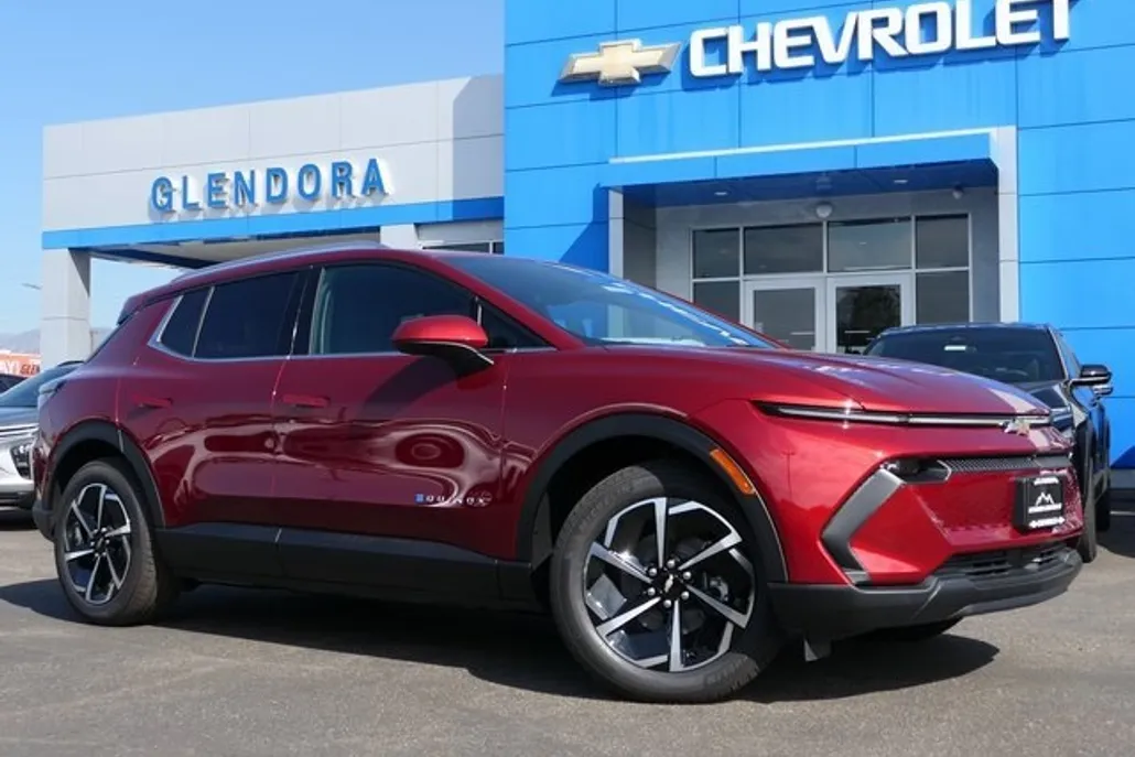 2026 Chevrolet Equinox LT photo 1