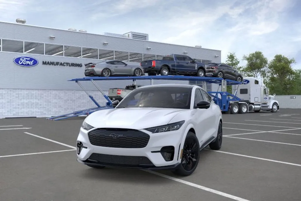 2025 Ford Mustang Mach-E GT photo 1