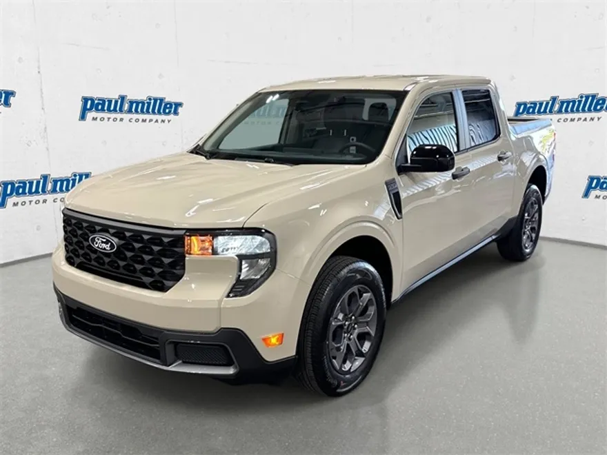 2025 Ford Maverick XLT photo 1