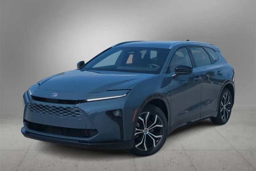 2025 Toyota Crown Signia photo 1