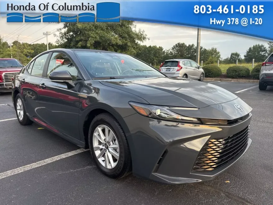 2025 Toyota Camry LE photo 1