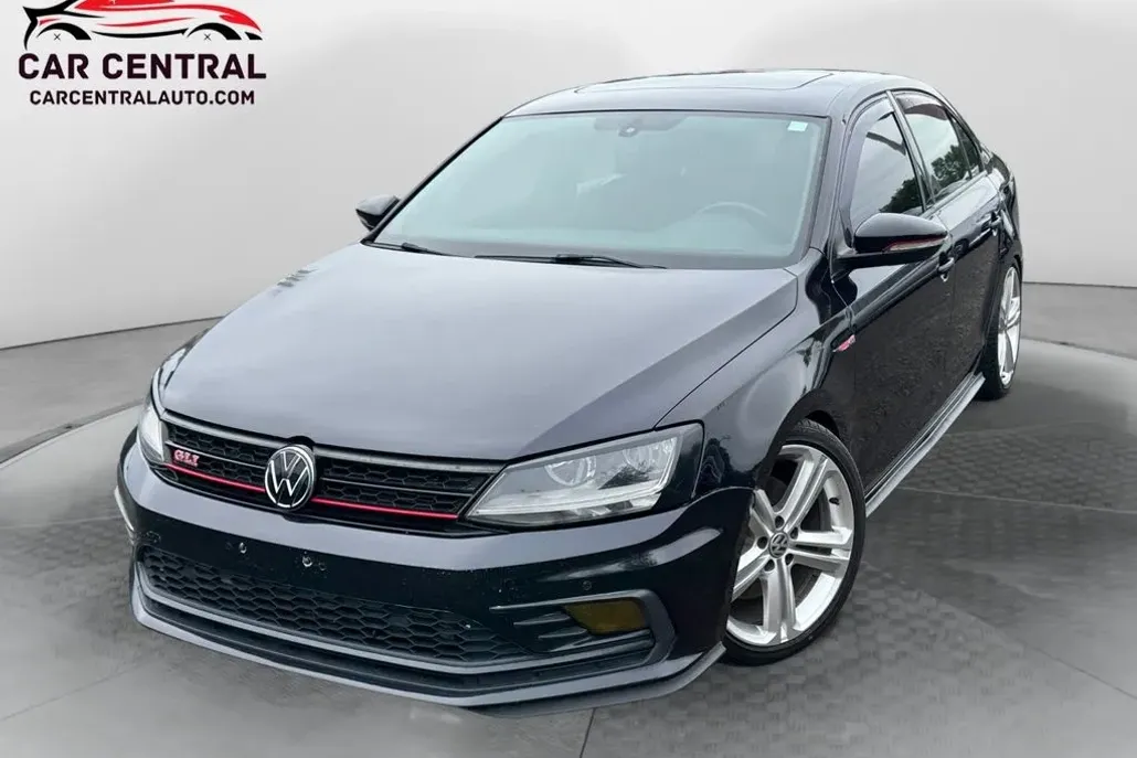 2017 Volkswagen Jetta GLI photo 1