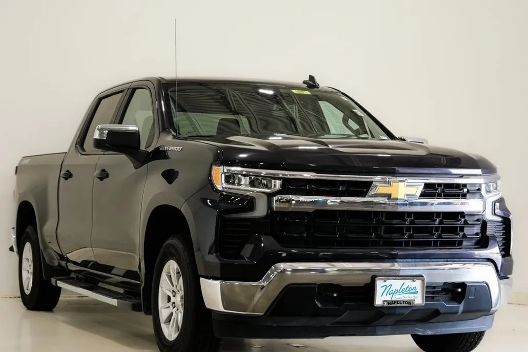 2023 Chevrolet Silverado 1500 LT photo 1