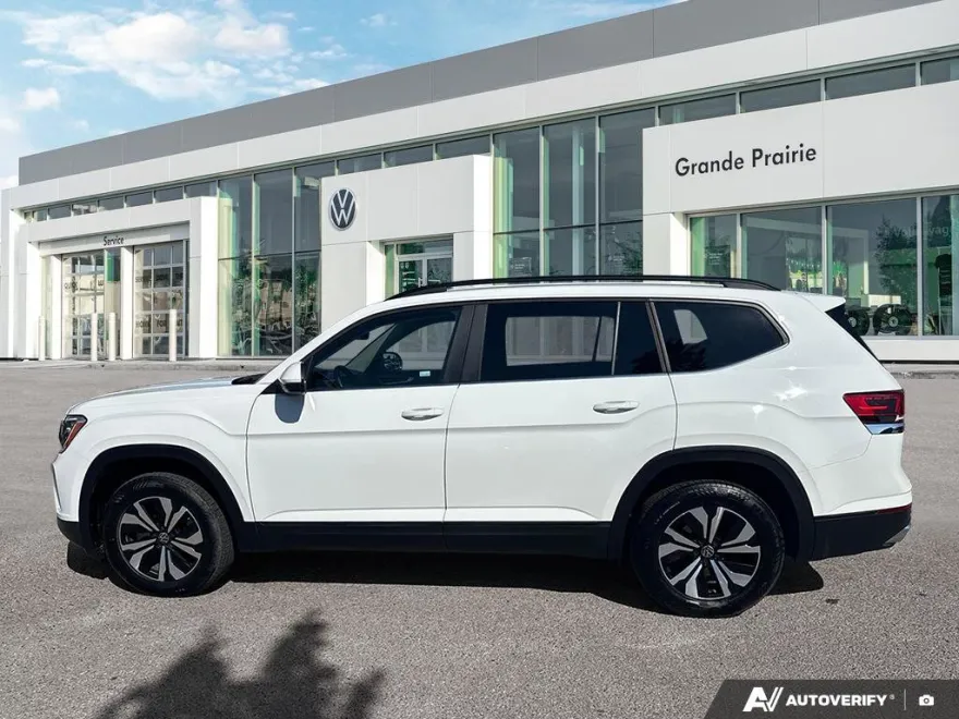 2024 Volkswagen Atlas SE photo 1