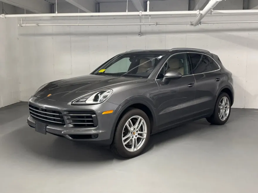2023 Porsche Cayenne Platinum Edition photo 1