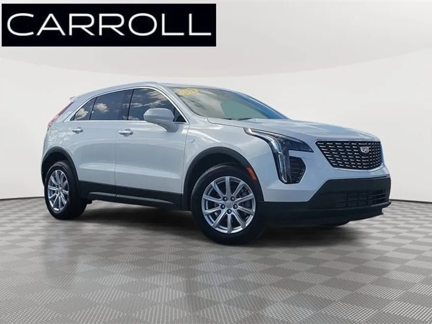 2023 Cadillac XT4 Luxury photo 1