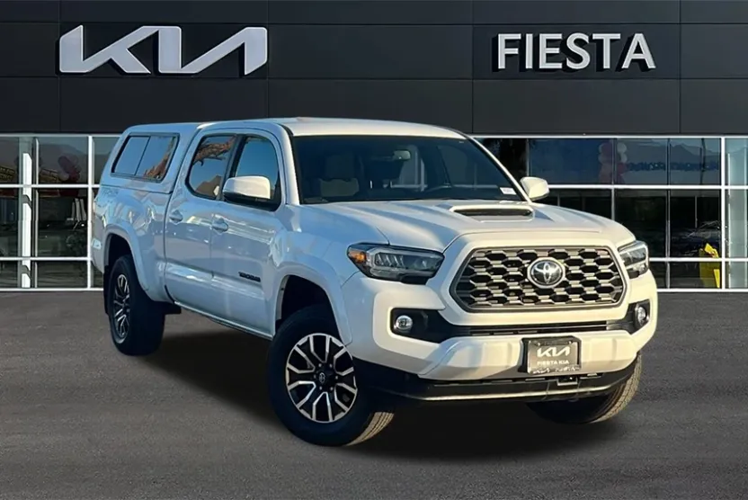2023 Toyota Tacoma TRD Sport photo 1